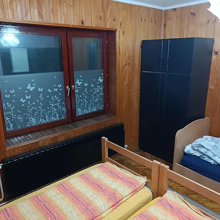 Salas Striber 公寓